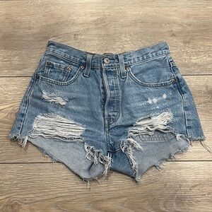 Levi’s 501 Jean shorts size W25